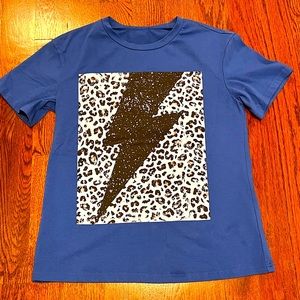 Womens lightening bolt t shirt - size medium